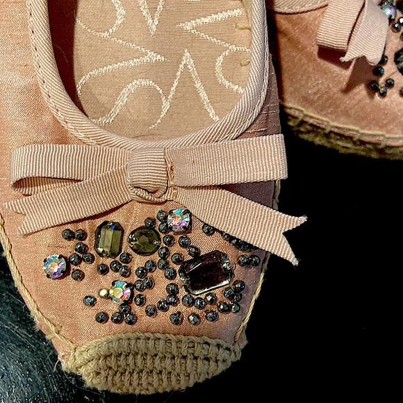 Vera Wang Espadrilles Jeweled at toe!  NWOT special me gift - Picture 2 of 4